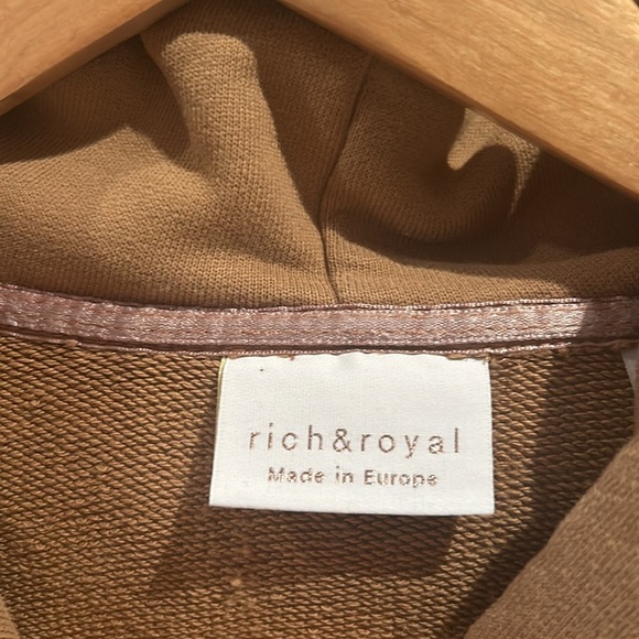 Rich & royal small tan pull over hooded sweatshirt - Picture 5 of 9